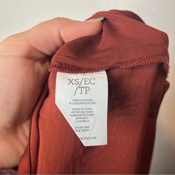 CAbi #3690 Foxy Off The Shoulder Smocked Rust Red Colored Blouse Size XS - Picture 4 of 5